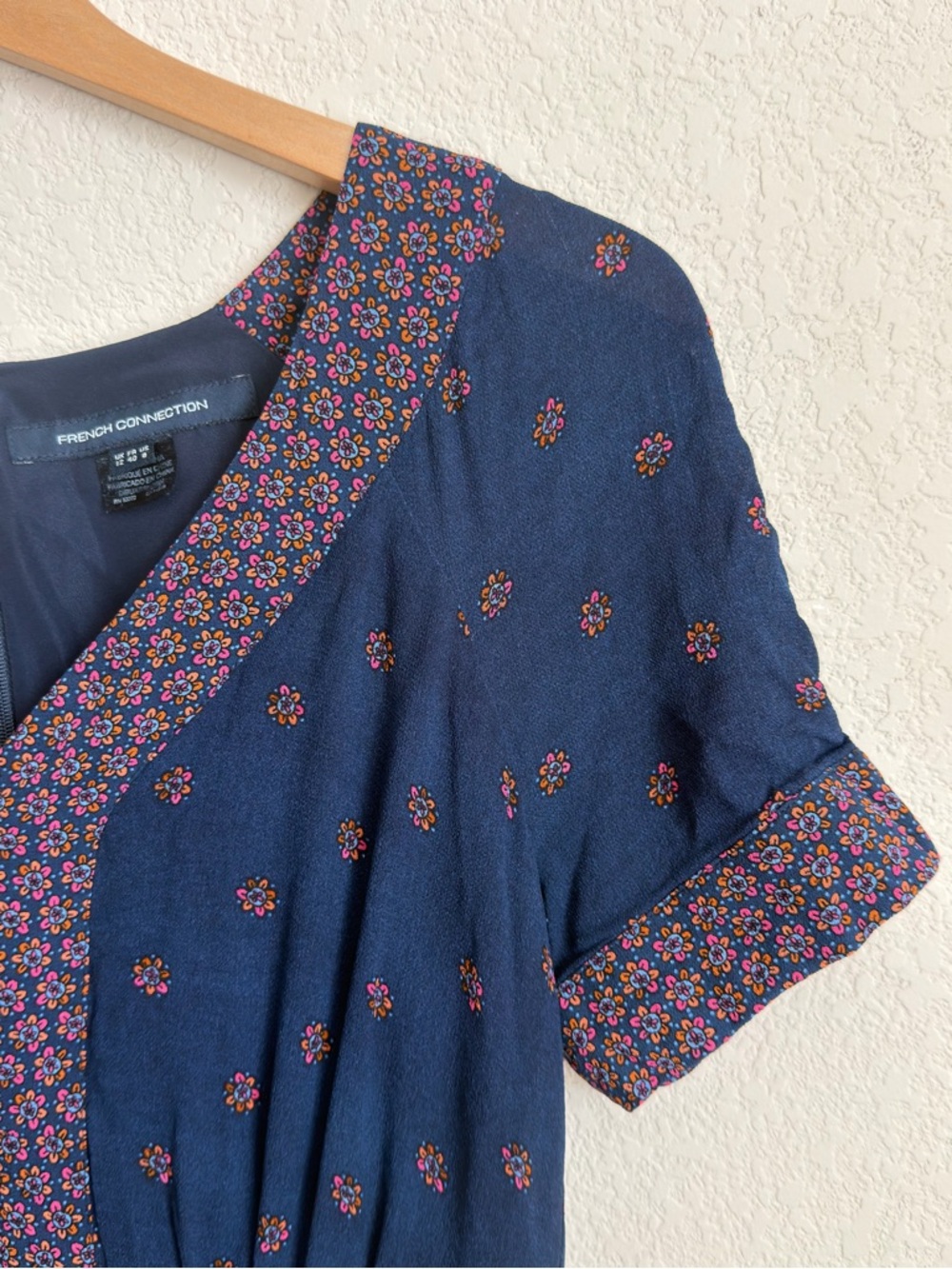 French Connection Mixed Floral Boho V-Neck Mini Dress Size 8 Navy Pink Orange - Picture 5 of 16